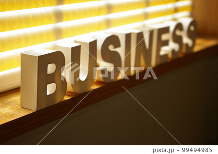 立体模型のアルファベット　ビジネス　business 99494985