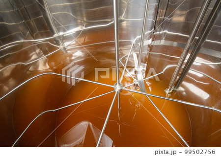 タンク撹拌機（かくはん）中の様子・設備 99502756