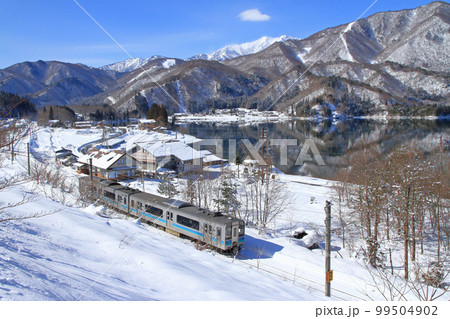 大糸線 冬の青木湖畔 大糸線 冬の青木湖畔 99504902