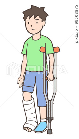 足を怪我して松葉杖をついている男性 99508875