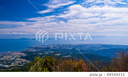 雲仙仁田峠 第二展望所から観える絶景風景(島原市街地 有明海 熊本県全域)「長崎県雲仙仁田峠」 雲仙仁田峠 第二展望所から観える絶景風景(島原市街地 有明海 熊本県全域)「長崎県雲仙仁田峠」 99509333