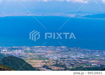 雲仙仁田峠ロープウェイ周辺から観える島原市街地風景「長崎県雲仙仁田峠」秋晴れ紅葉景色 雲仙仁田峠ロープウェイ周辺から観える島原市街地風景「長崎県雲仙仁田峠」秋晴れ紅葉景色 99510051