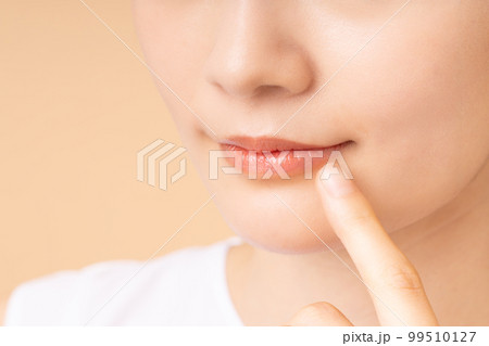 若い女性の唇 若い女性の唇 99510127