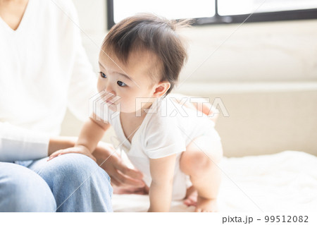 赤ちゃん 赤ちゃん 99512082