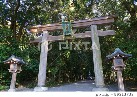 大神神社　二の鳥居 99513738