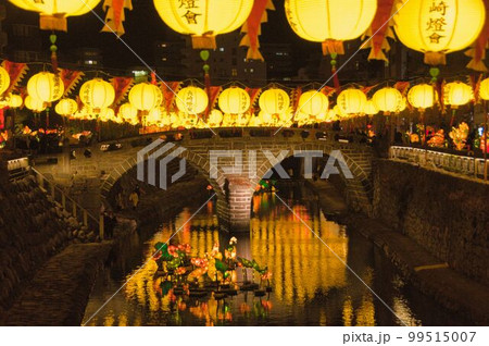 長崎ランタンフェスティバル中の眼鏡橋 99515007