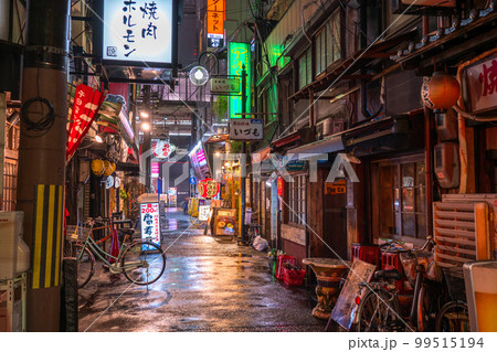 《大阪府》道頓堀・雨の歓楽街 《大阪府》道頓堀・雨の歓楽街 99515194