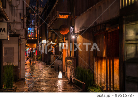 《大阪府》道頓堀・雨の歓楽街 99515737