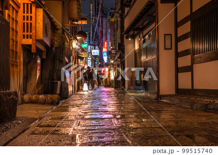 《大阪府》道頓堀・雨の歓楽街 99515740
