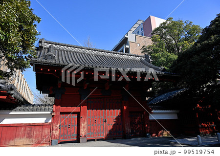 <東京都>東京大学赤門 <東京都>東京大学赤門 99519754