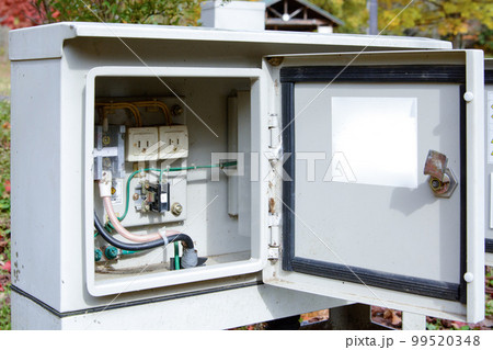 オートキャンプ場・電源サイト（コンセント） 99520348