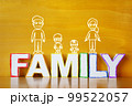 familyの文字に乗った家族のイラスト 99522057