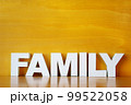 立体模型のfamilyの文字 99522058