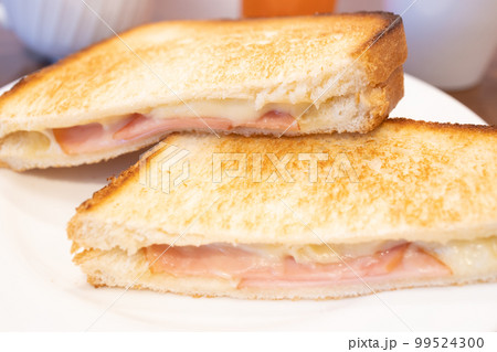 美味しいハムチーズサンド(ホットサンド) 美味しいハムチーズサンド(ホットサンド) 99524300
