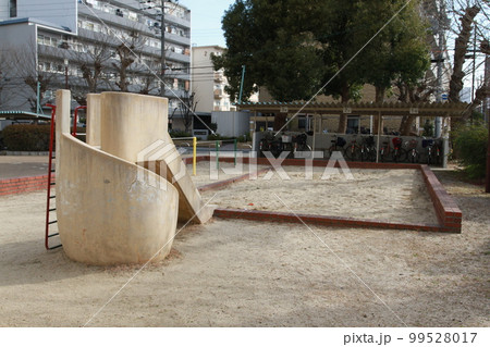 大阪市営今福南住宅の敷地内にある公園 99528017