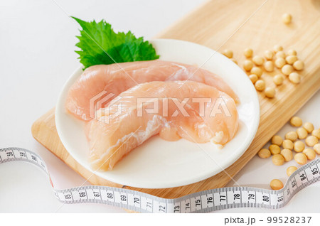 ダイエット食事　鶏のささみと大豆 99528237