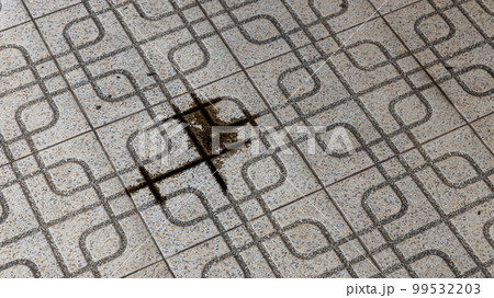 engine oil leakage on concrete floor. engine oil leakage on concrete floor. 99532203