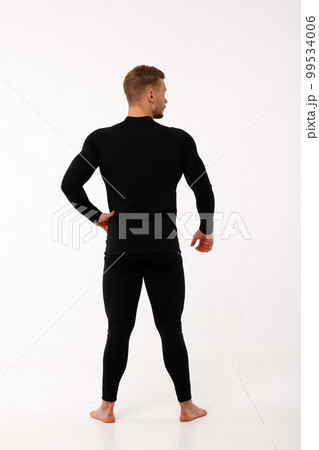 A man with a sporty physique in thermal underwear. 99534006