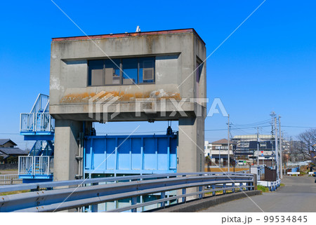 千葉県松戸市主水新田神明堀樋門周辺の風景2023年2月 99534845