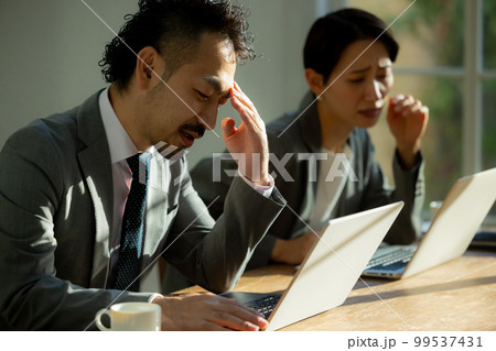 ビジネス　悩み 99537431