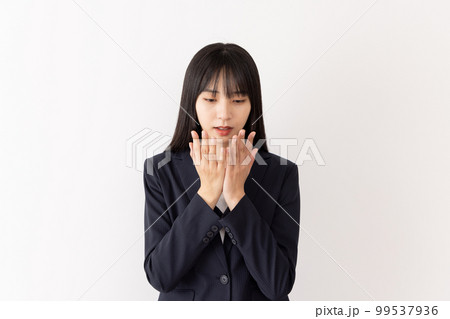 冷え症 ビジネスウーマン ネガティブイメージ 冷え症 ビジネスウーマン ネガティブイメージ 99537936