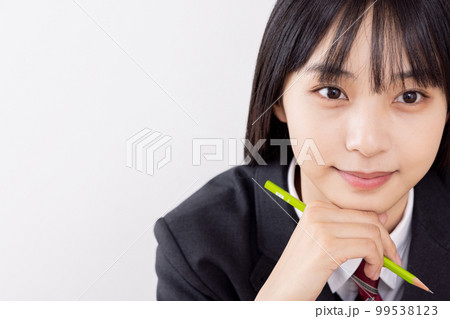 授業を受ける女子高生 クローズアップ 授業を受ける女子高生 クローズアップ 99538123