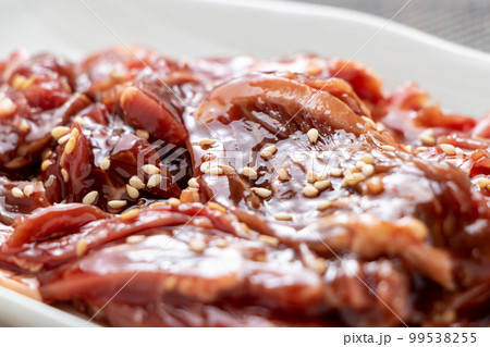 焼肉。牛肉ハラミたれ漬け。 99538255