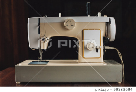Vintage sewing machine 99538694