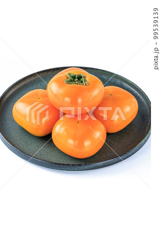 秋の味覚　柿の実 99539139