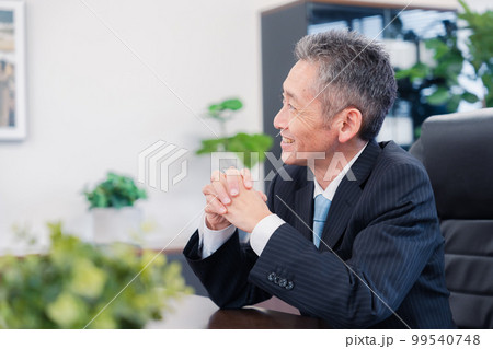 笑顔の会社役員 笑顔の会社役員 99540748