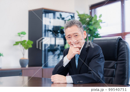 笑顔の会社役員 笑顔の会社役員 99540751