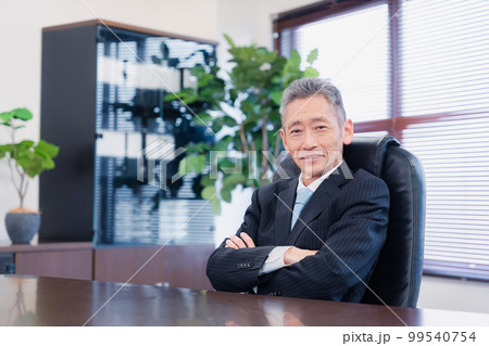 笑顔の会社役員 笑顔の会社役員 99540754