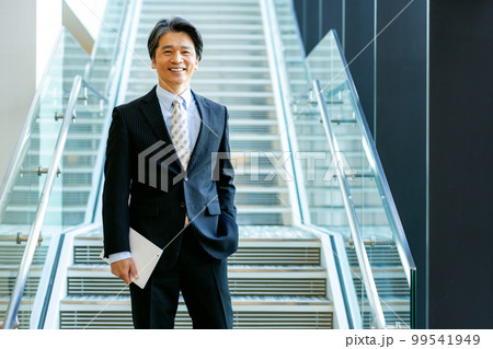 ミドルビジネスマンイメージ　撮影協力：LINK FOREST 99541949