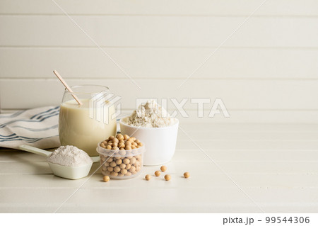 ソイプロテイン　プロテインのイメージ素材 99544306