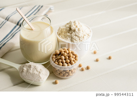 ソイプロテイン　プロテインのイメージ素材 99544311