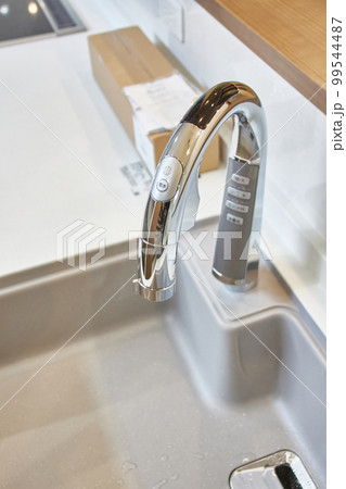 タッチレス水栓　台所　キッチン　流し台 99544487