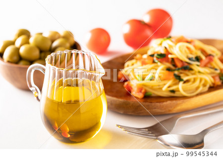 オリーブオイル 99545344