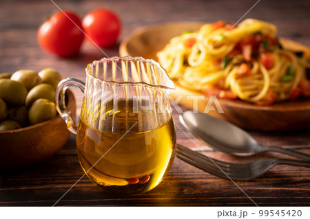 オリーブオイル 99545420