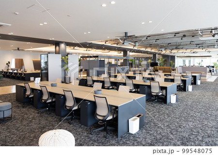 オシャレなデザイナーズオフィス 99548075