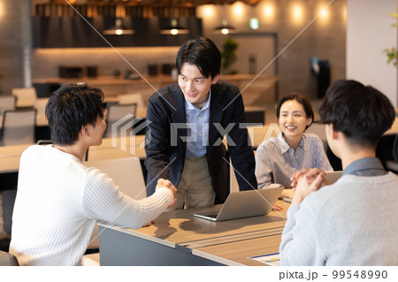 握手 商談 契約 成立 交渉 パートナー 握手 商談 契約 成立 交渉 パートナー 99548990