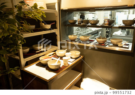 食事　食べ終わり　返却 99551732