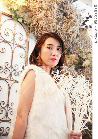 ビジネスシーン　女性 99553830