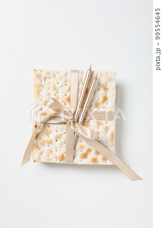 Concept of jewish Passover holiday, top view 99554645