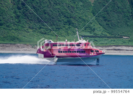 神津島を疾走する高速ジェット船セブンアイランド愛 神津島を疾走する高速ジェット船セブンアイランド愛 99554764