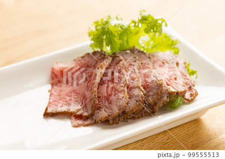 和牛のローストビーフ 和牛のローストビーフ 99555513