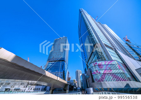 日本の東京都市景観 渋谷駅や桜丘口再開発を望む。外観にピンク色（桜色）の模様がお目見え＝2月22日 99556538