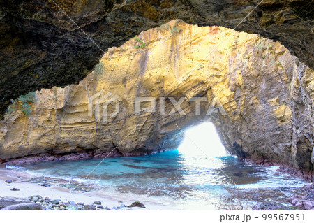 龍宮窟と青い海 龍宮窟と青い海 99567951