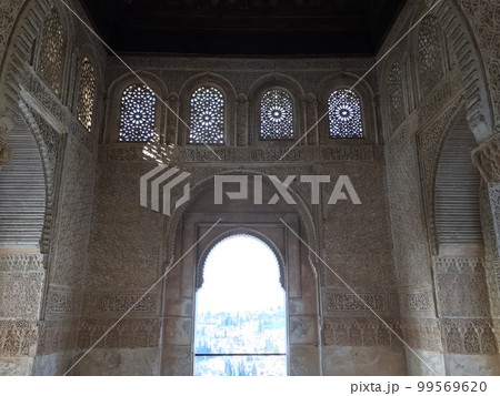 グラナダのアルハンブラ グラナダのアルハンブラ 99569620