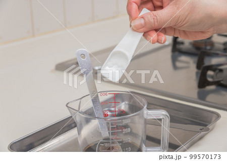 【レバニラ炒めの液体調味料を作る 塩】 【レバニラ炒めの液体調味料を作る 塩】 99570173