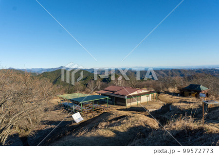 陣馬山登山口経由で陣馬山と高尾山登山 陣馬山登山口経由で陣馬山と高尾山登山 99572773